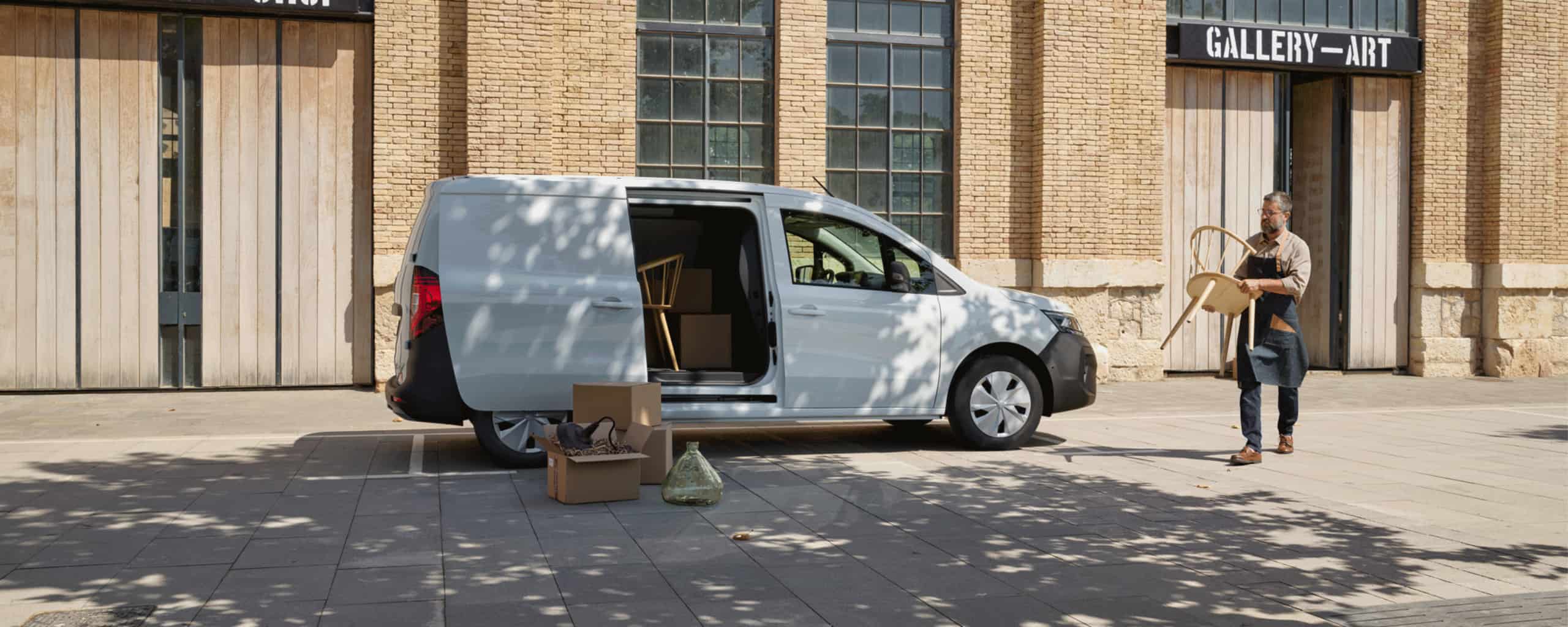 NISSAN_Townstar_EV_Van_Mood_Image_4