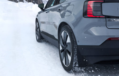 Erä käytettyjä EX30-autoja nyt huikealla hinnalla