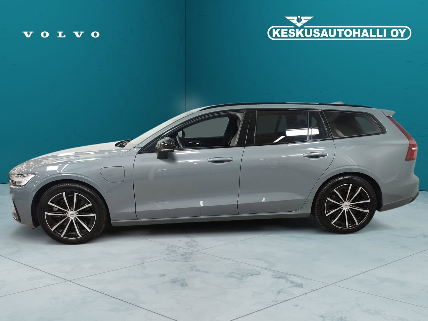 Volvo V60 2023, photo 3/28