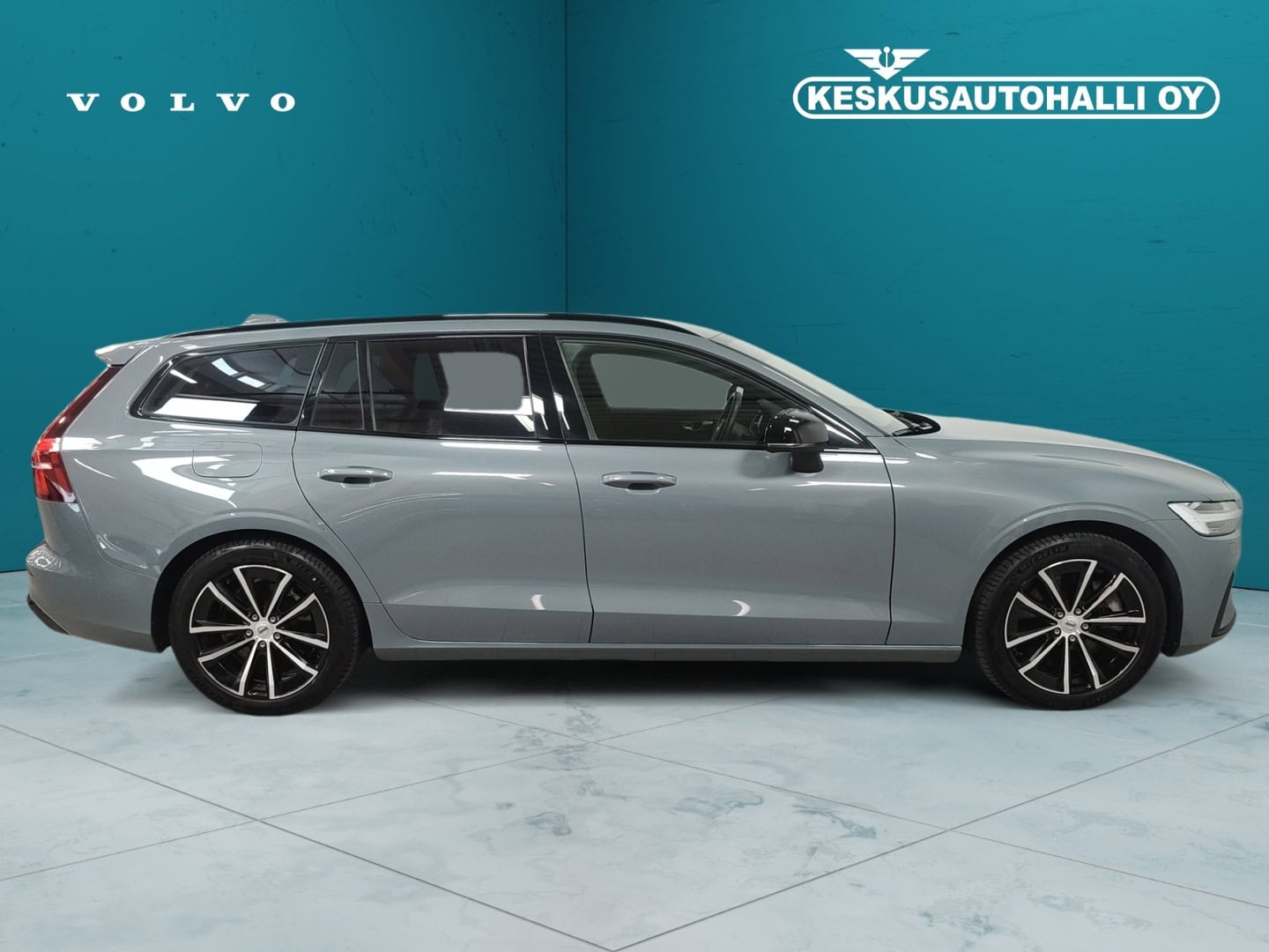 Volvo V60 2023, photo 6/28