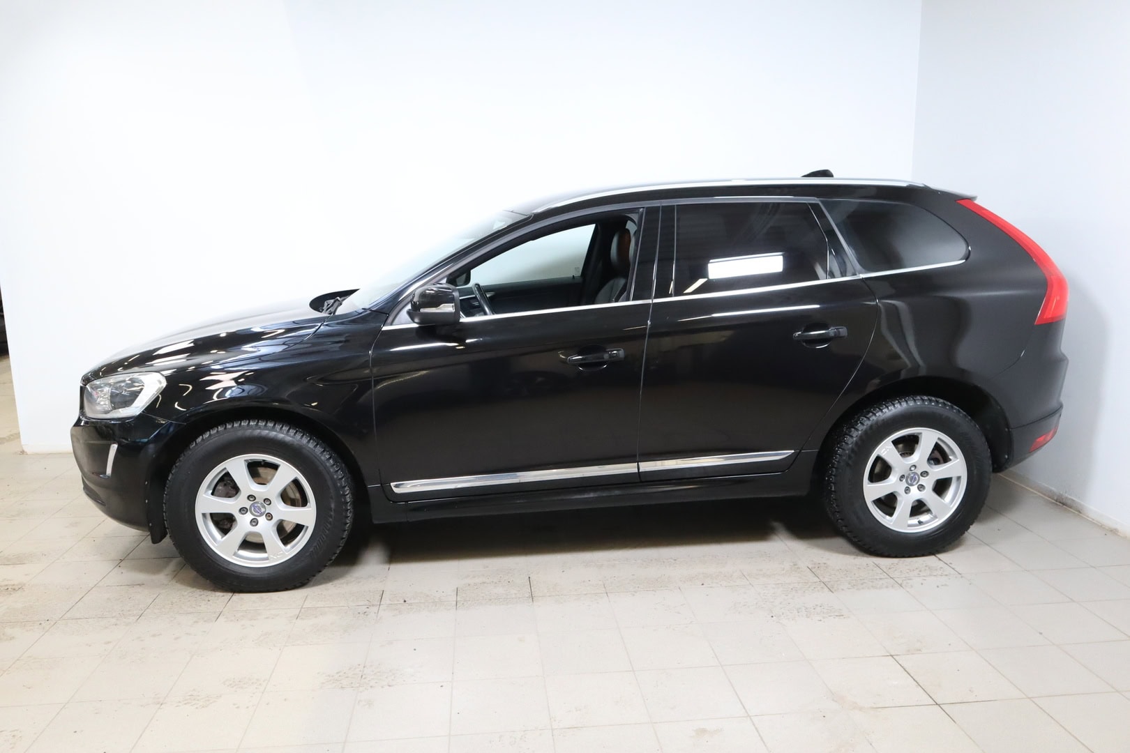 Volvo XC60 D4 AWD Classic Summum aut 2017, kuva 3/25