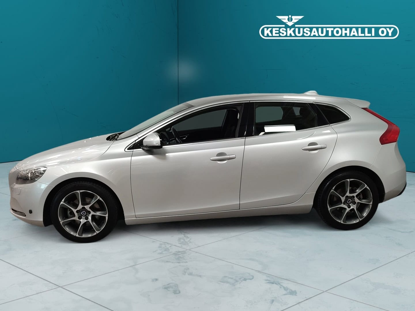 Volvo V40 T2 Momentum 2015, kuva 3/25