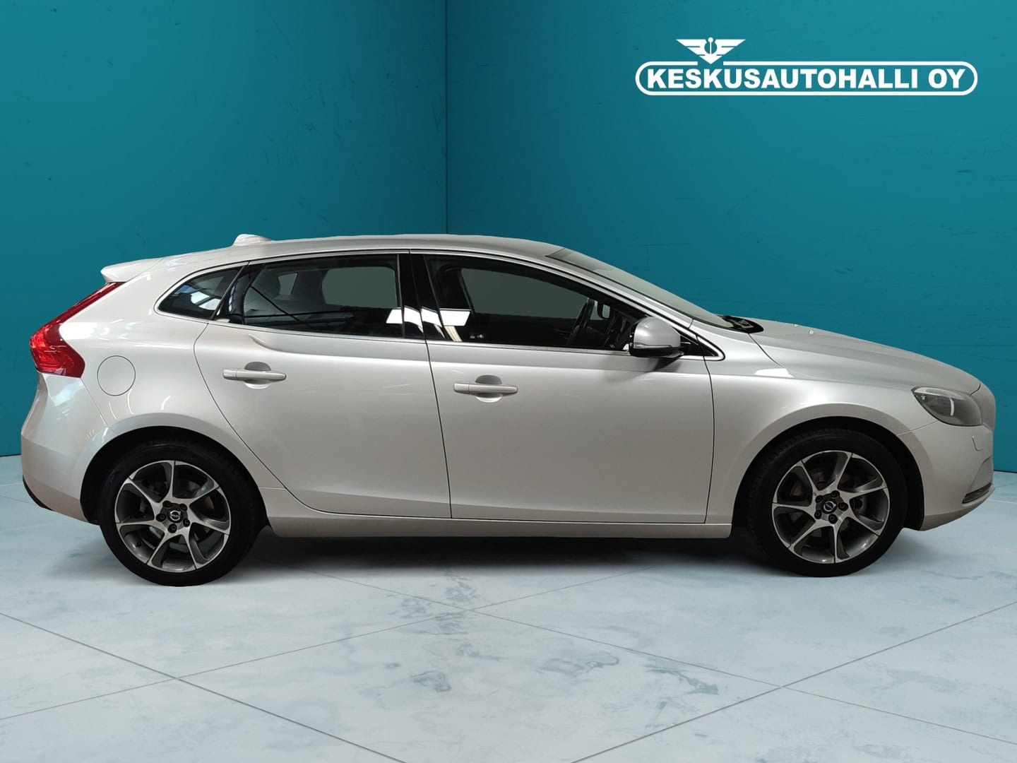 Volvo V40 T2 Momentum 2015, kuva 6/25